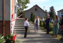 Odsłonięcie muralu w PSP w Kurzynie Średniej